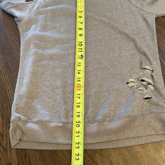 Emma Sweater Women’s Size Small Grey Cold Shoulder Crew Neck Distressed - Picture 12 of 12